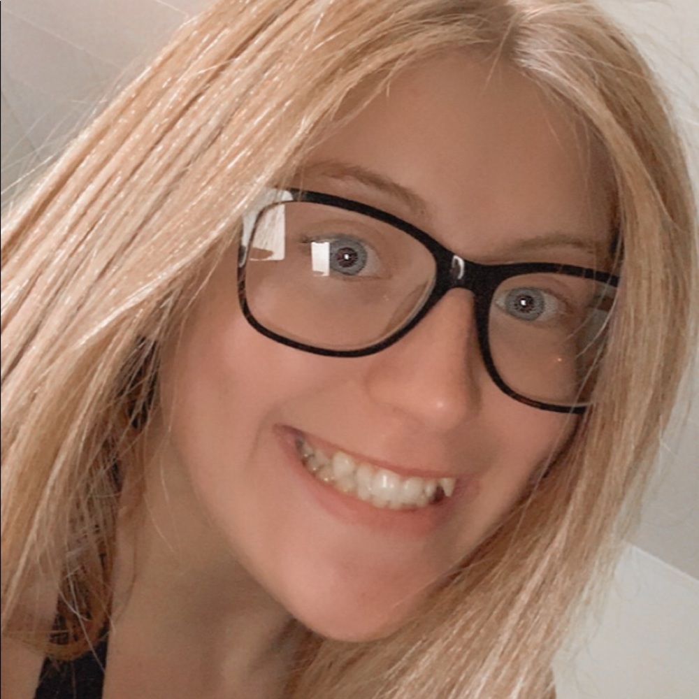 Meet your Posher, Alexis